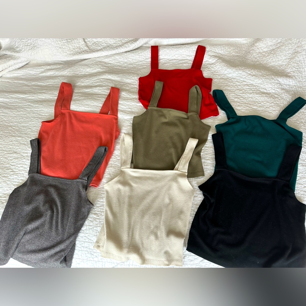 American Eagle Brushed Ribbed Tank Tops Size Large